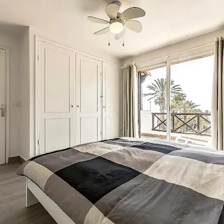 Spacious Tenerife Дом отдыха Плая-де-лас-Америкас